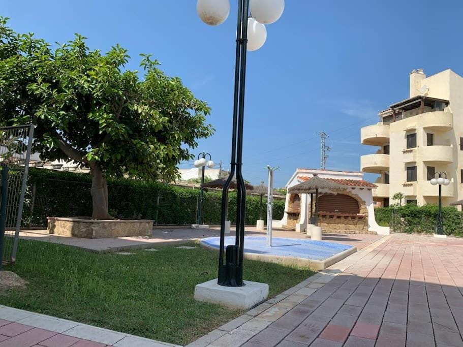 Apartamento con piscina a 200m de la playa en Denia Apartment in Marina Alta
