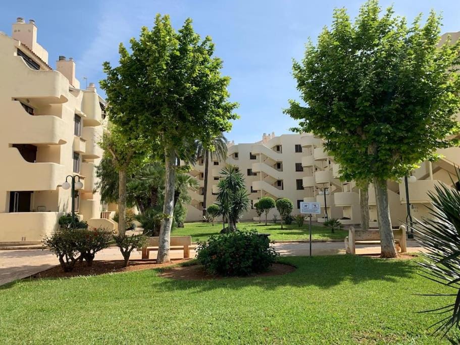 Apartamento con piscina a 200m de la playa en Denia Apartment in Marina Alta