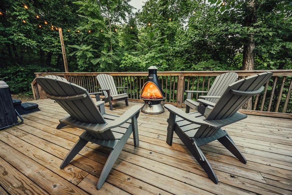 Hygge Blue Chalet - Close to all attractions - XL Hot Tub House in Pigeon Forge