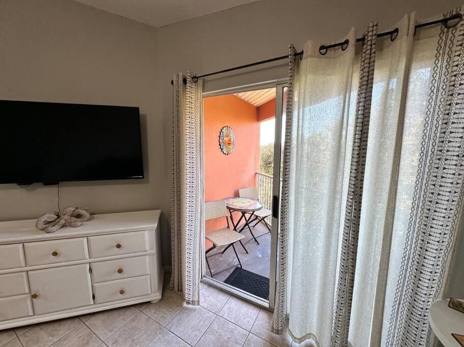 Private Beach with Seasonal Chair Service and Heated Pool Apartment in Miramar Beach