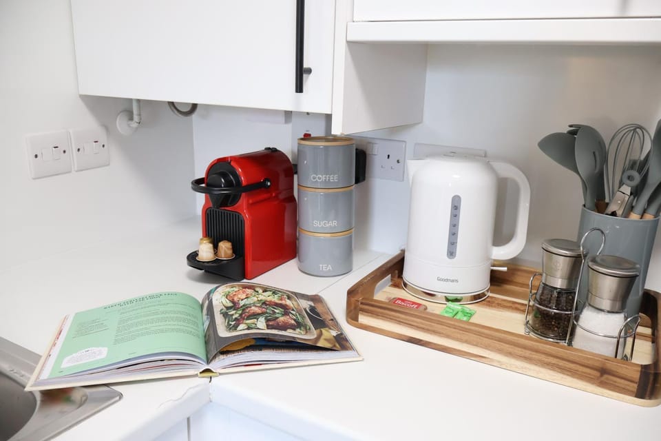 Coffee/tea facilities, kitchen