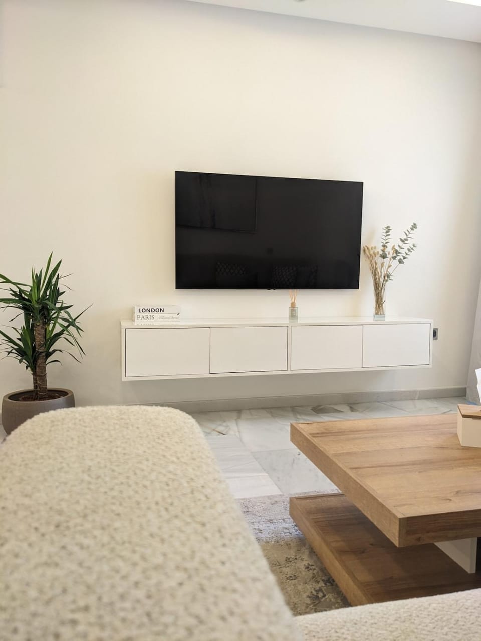 New 2025 Apartment - Malls, Beach & Train Station - Families Only Apartment in Tangier