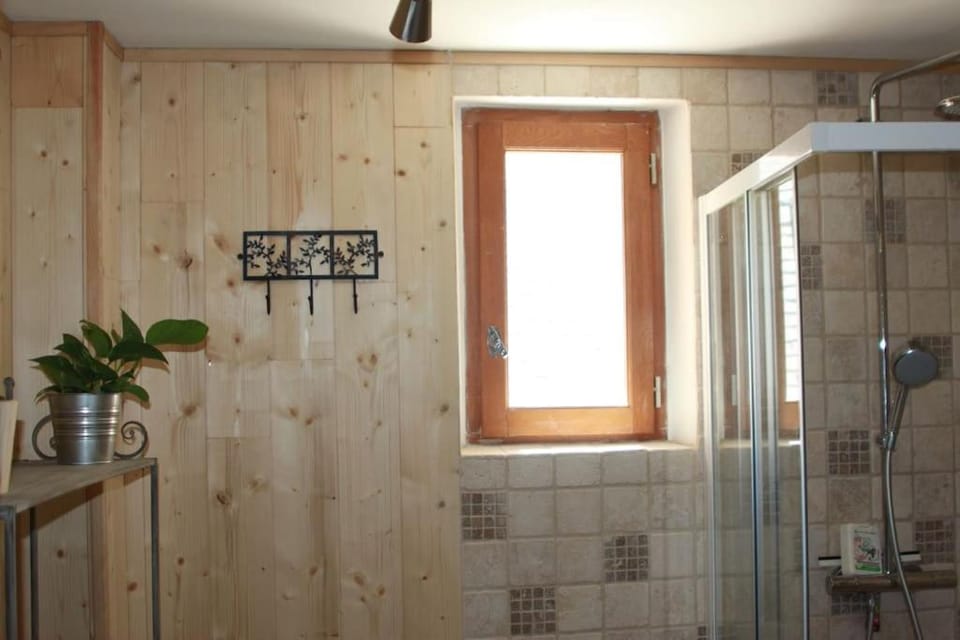 Ecogîte Les jours heureux Chalo House in Île-de-France