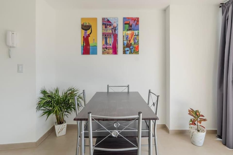 Apartamento en Laureles, con piscina y parquedero 401 Apartment in Medellin