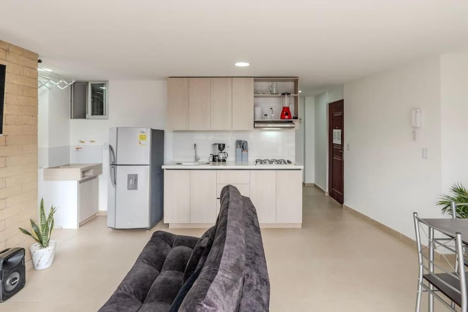 Apartamento en Laureles, con piscina y parquedero 401 Apartment in Medellin