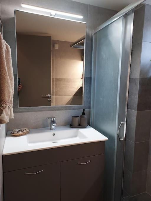 Sunny studio near metro Apartment in South Athens