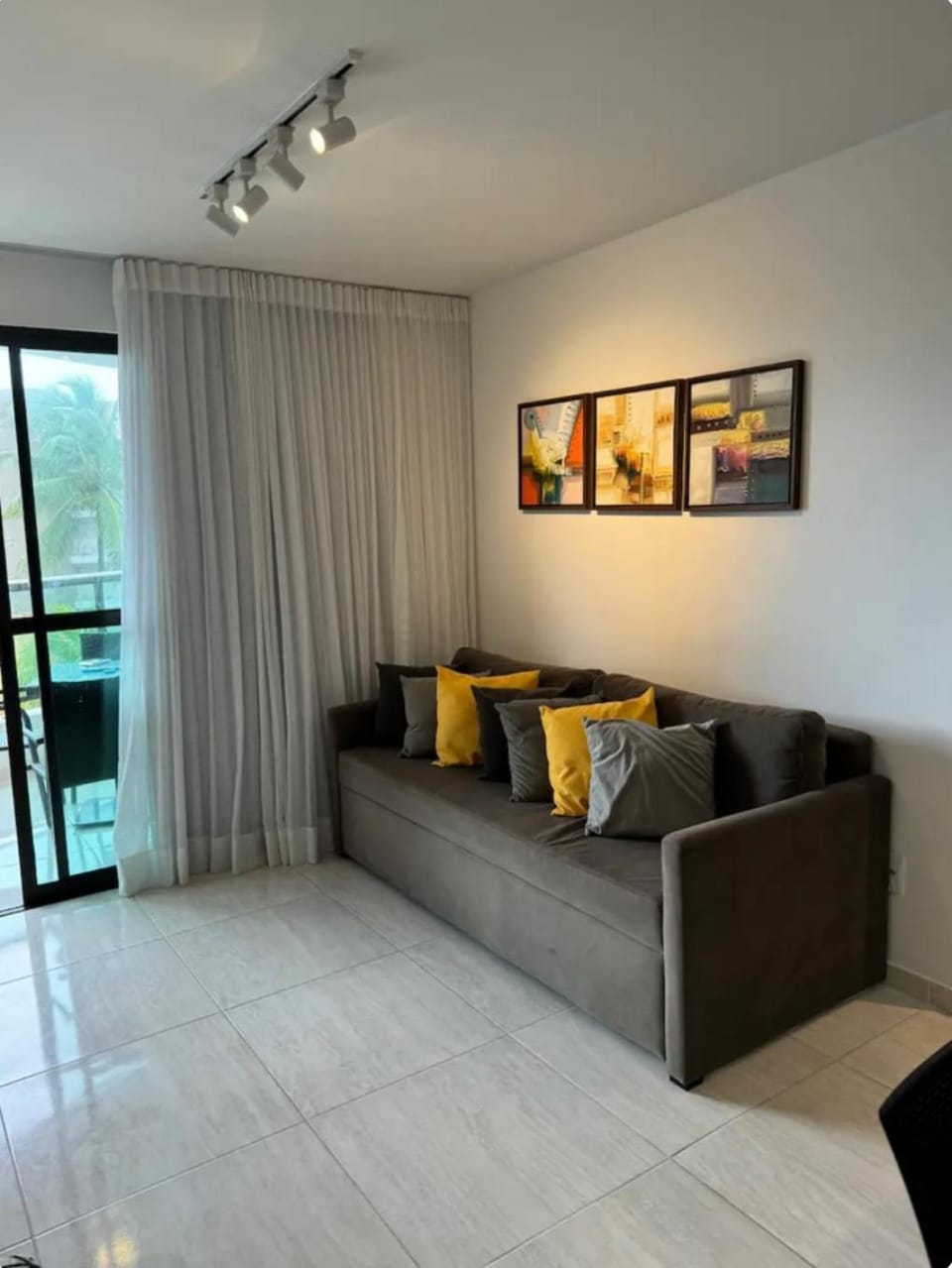 Communal lounge/ TV room, TV and multimedia, Living room