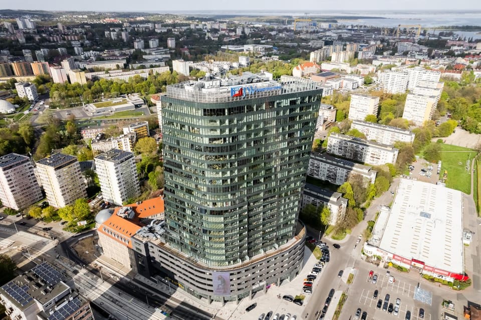 Property building, Day, Neighbourhood, Bird's eye view, Street view, Location