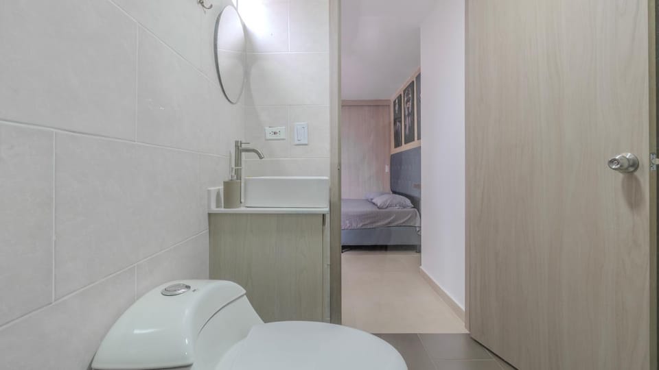 Apartamento en laureles con piscina y parqueadero 402 Apartment in Medellin