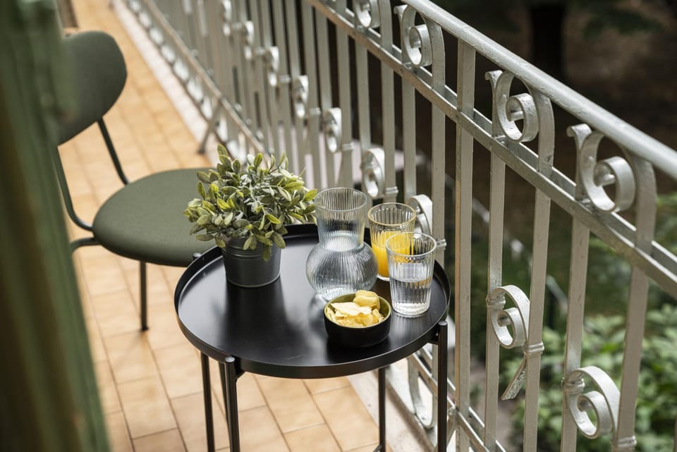 Balcony/Terrace, Drinks