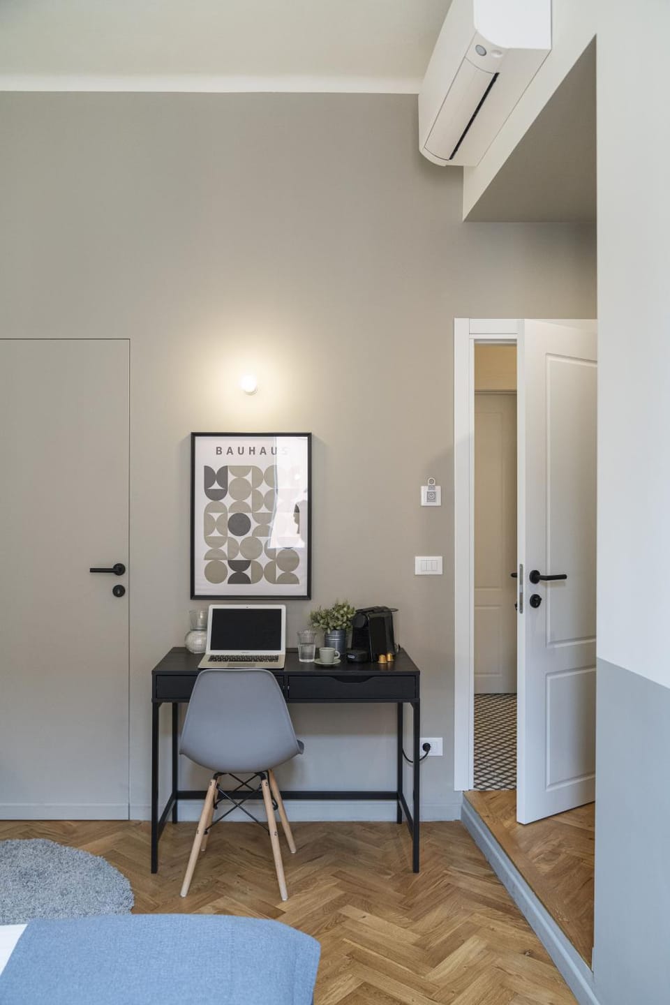 Seating area, Bedroom