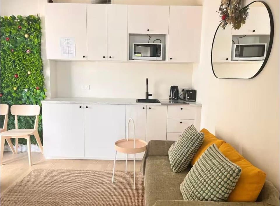 Surfside Retreat-Stylish Escape Vacation rental in Bulli