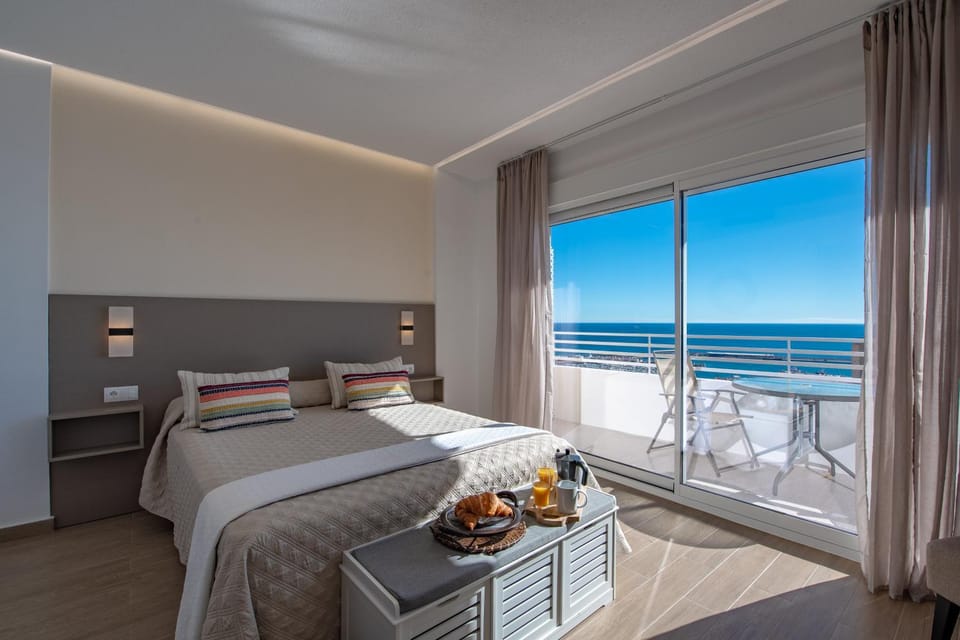 Balcony/Terrace, Photo of the whole room, Bedroom, Sea view