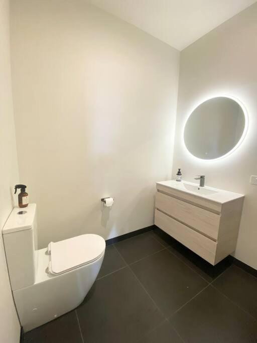 Toilet, Bathroom