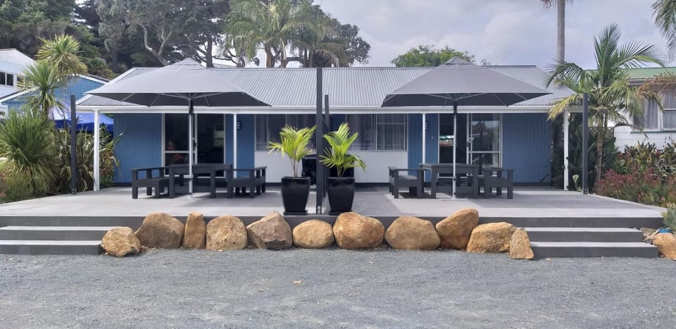 Hihi Beach Holiday Park Campground/ 
RV Resort in Northland