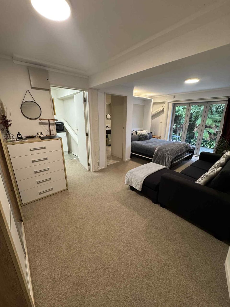 Bed, Living room