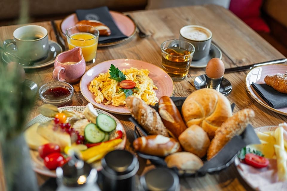 Food and drinks, Breakfast, Continental breakfast