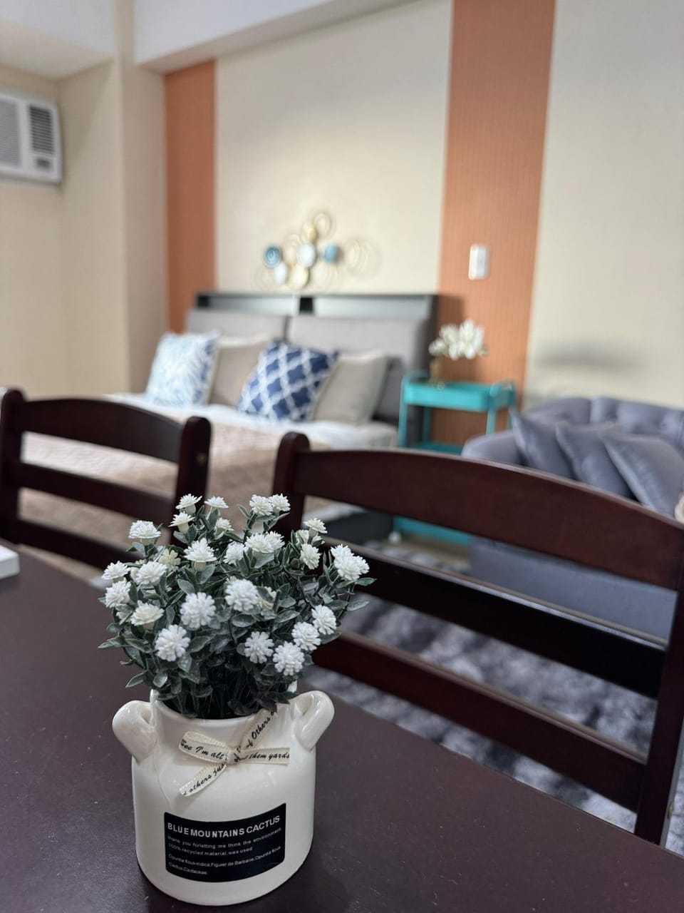 Bed, Living room, Dining area