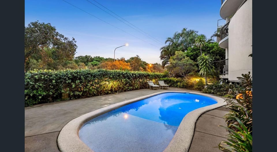 Swimming pool, Swimming pool