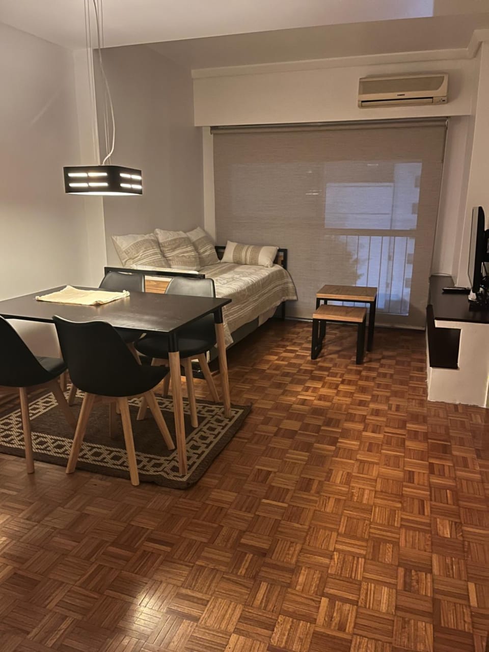 TV and multimedia, Seating area, Dining area