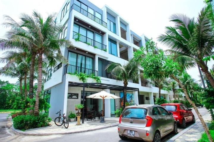Property building, Neighbourhood, Parking