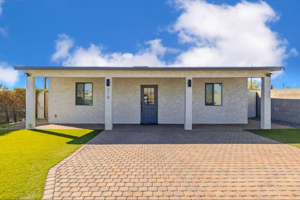 Affordable Modern Home Near Airport! Private AZ House in Phoenix
