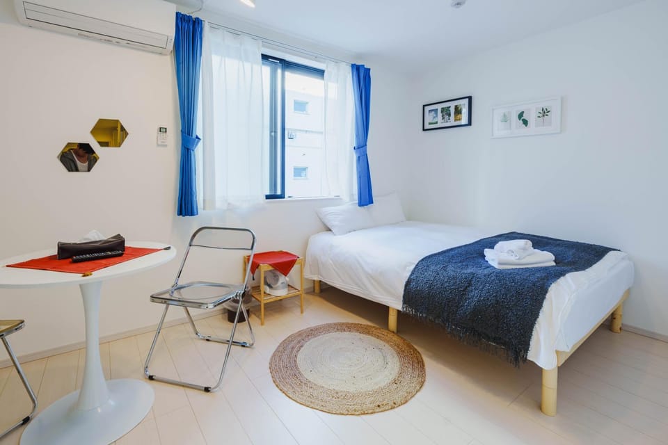 QH101 Modern Studio near Aoto Rail Stop - Airport Access Apartment in Japan