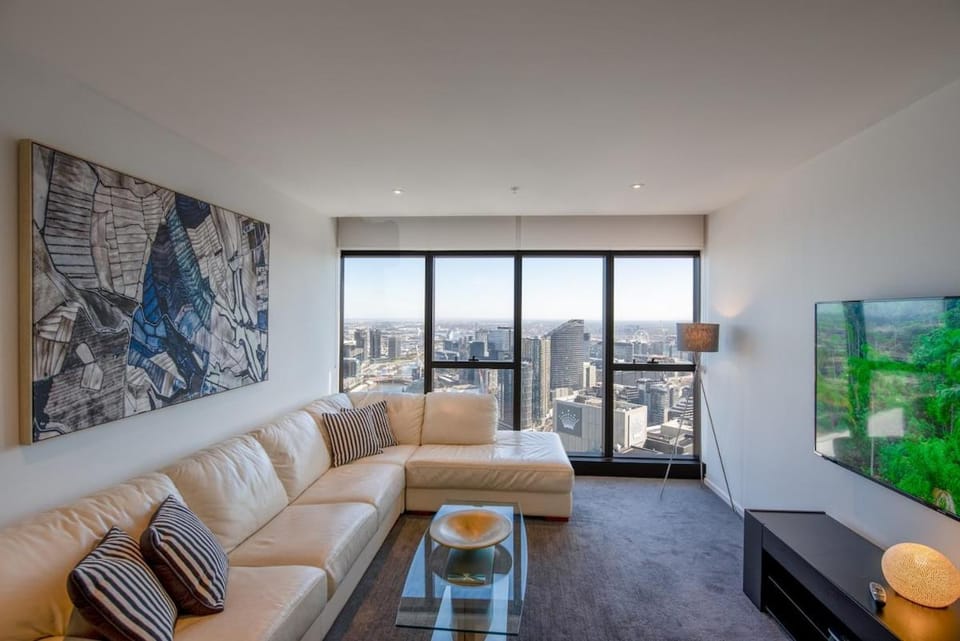 TV and multimedia, Living room, Seating area, Evening entertainment