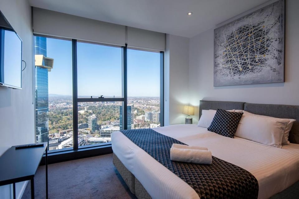 Bed, TV and multimedia, View (from property/room), Photo of the whole room, Bedroom
