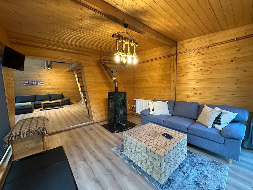 CabanA mică Comandău Nature lodge in Romania