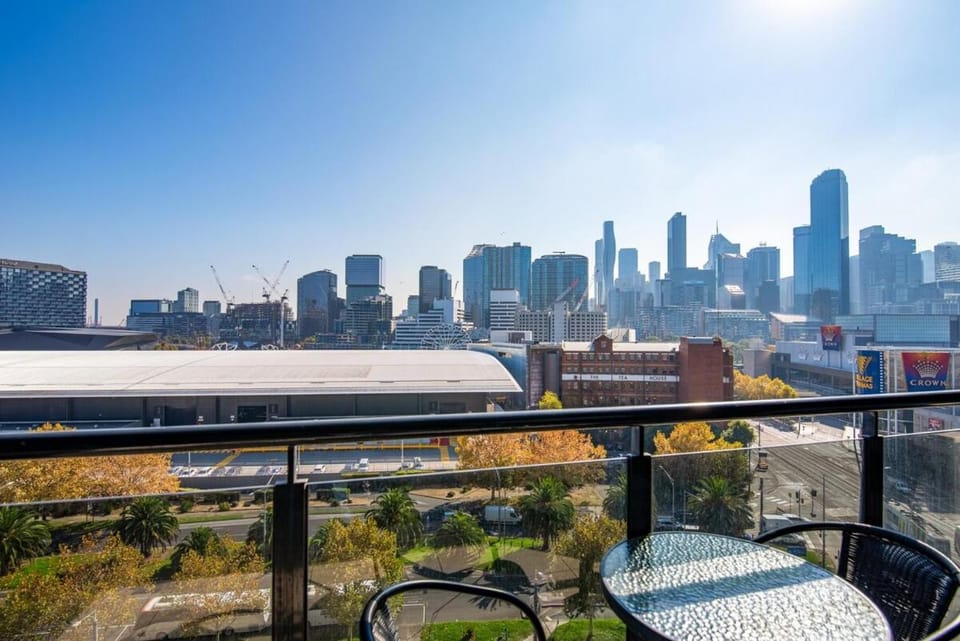Property building, Day, View (from property/room), Balcony/Terrace, City view
