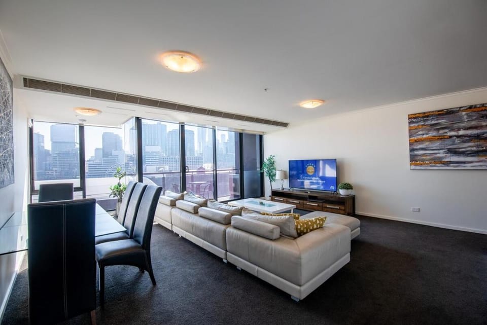 TV and multimedia, Living room, Photo of the whole room, Seating area, Evening entertainment