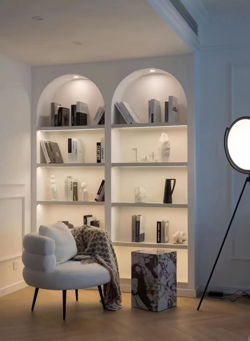 Library, Living room, Seating area