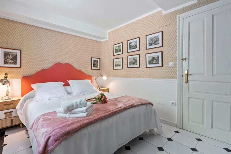 Living room, Bedroom