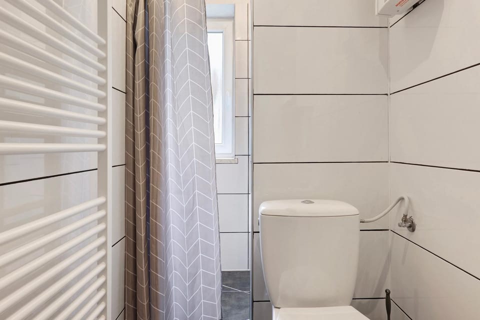 Bathroom, Living room