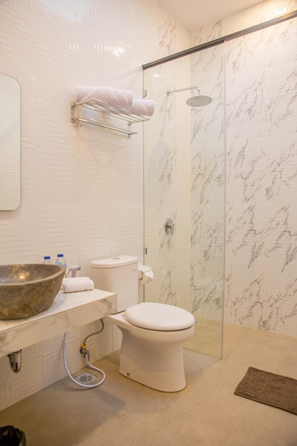 Shower, Toilet, Bathroom, bidet, towels