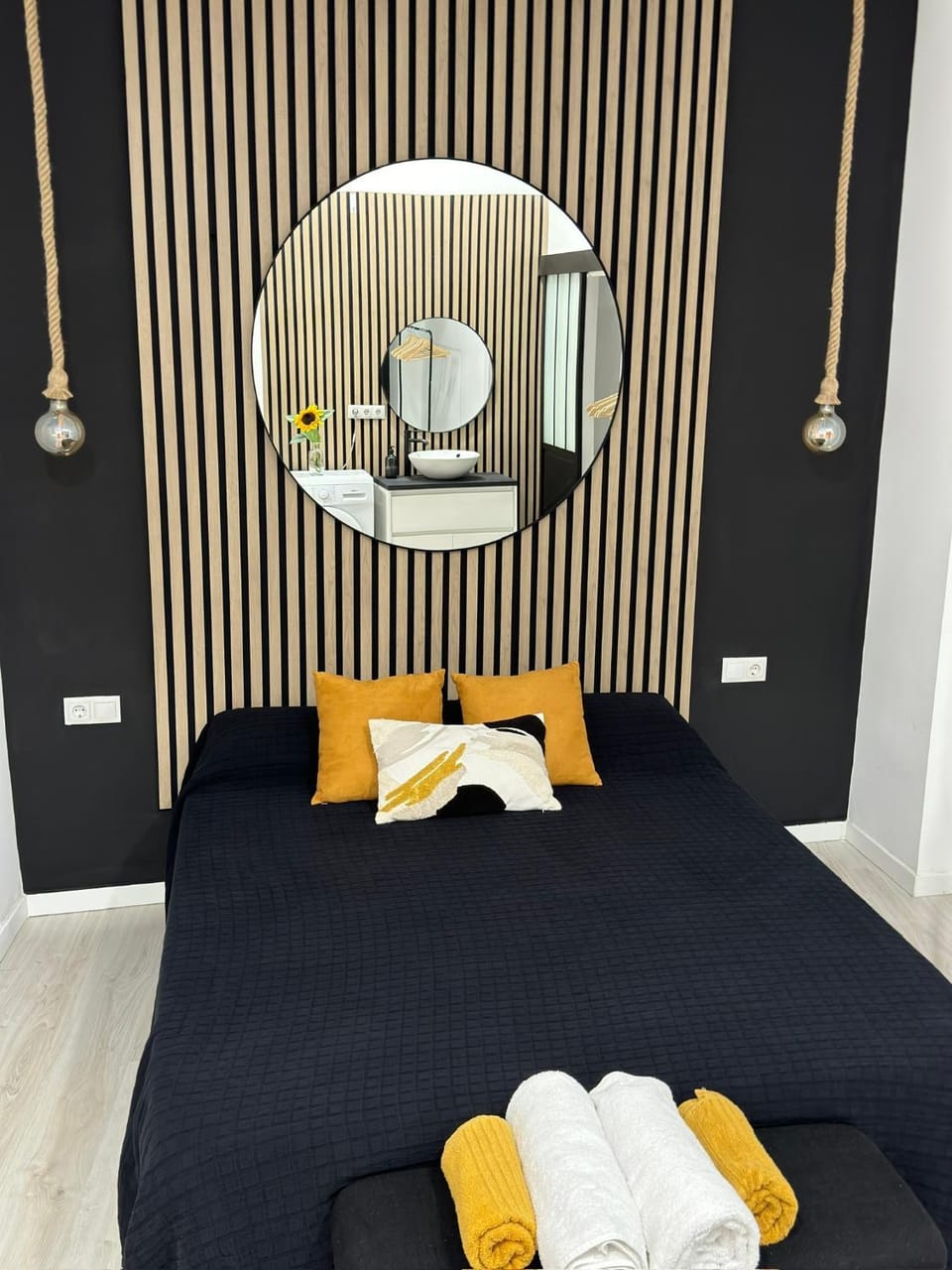 Anthracita Apartment in Valencia