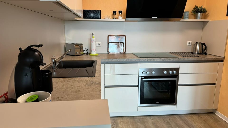 Kitchen or kitchenette, kitchen, kitchen