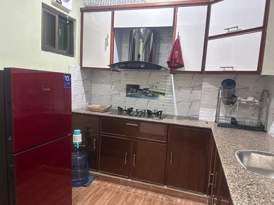 Kitchen or kitchenette, oven, stove