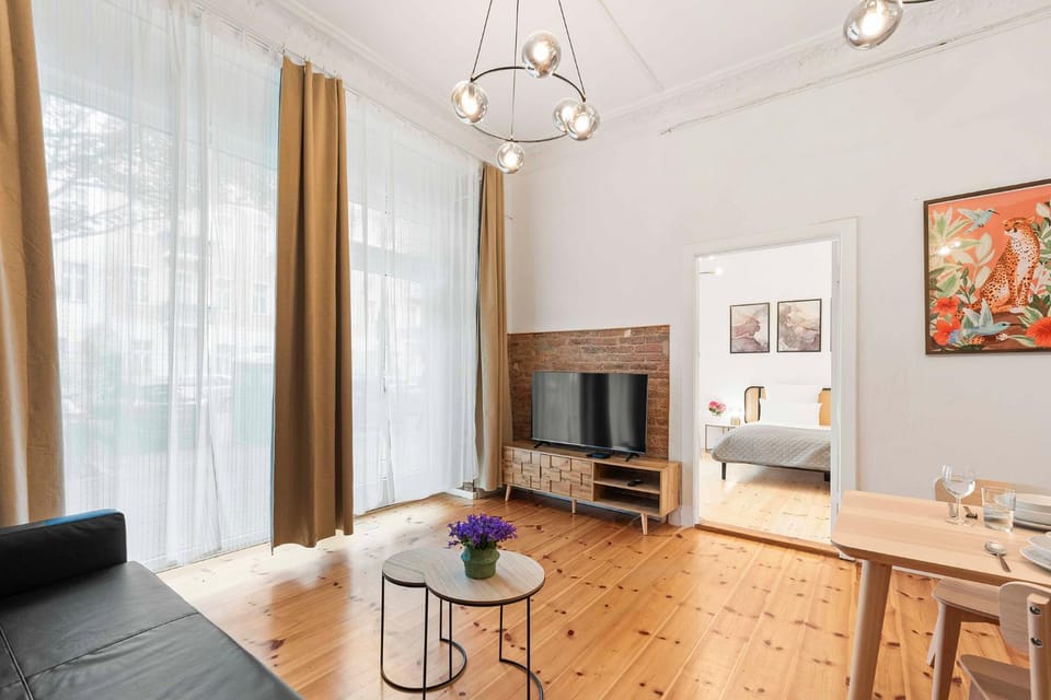 Communal lounge/ TV room, TV and multimedia, Living room, Seating area, Evening entertainment