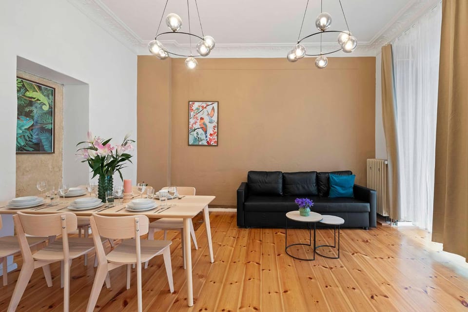 Living room, Seating area, Dining area