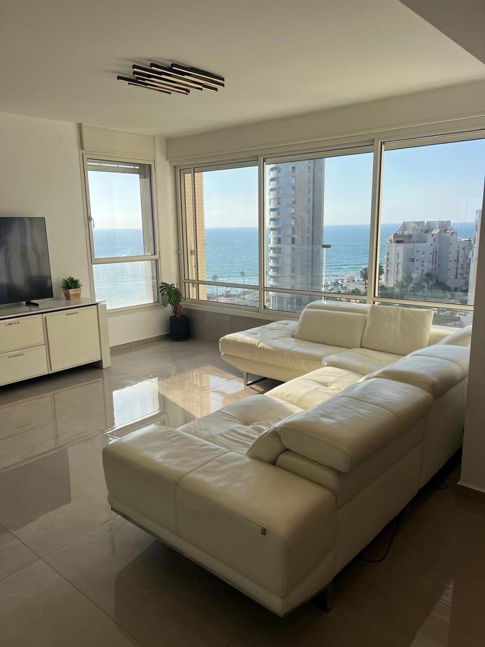 Living room, Sea view