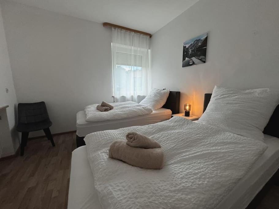 Bed, Photo of the whole room, Bedroom, towels
