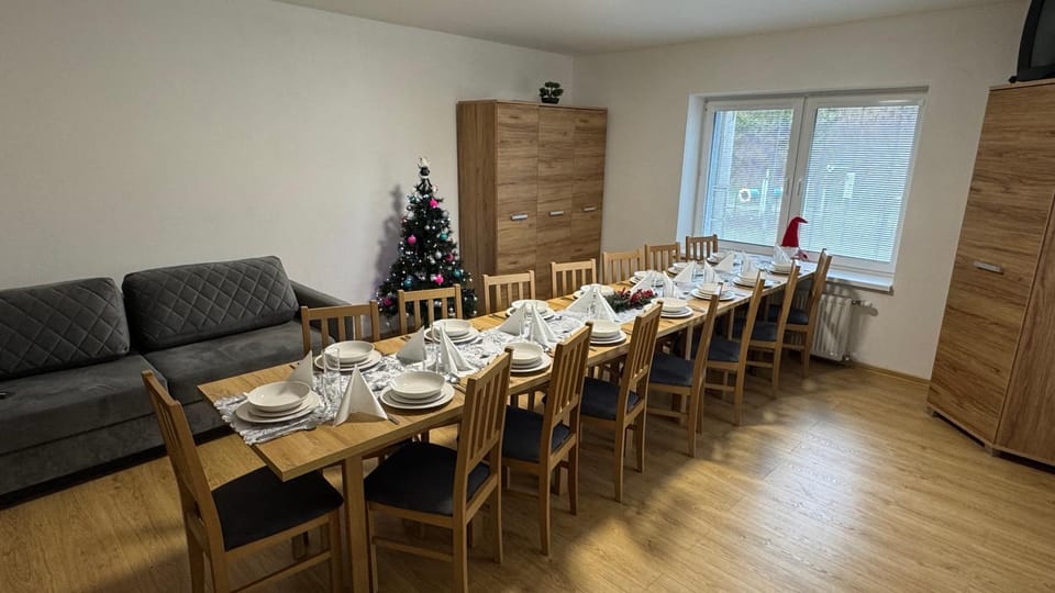 Seating area, Dining area