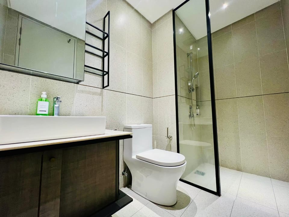 Shower, Toilet, Bathroom