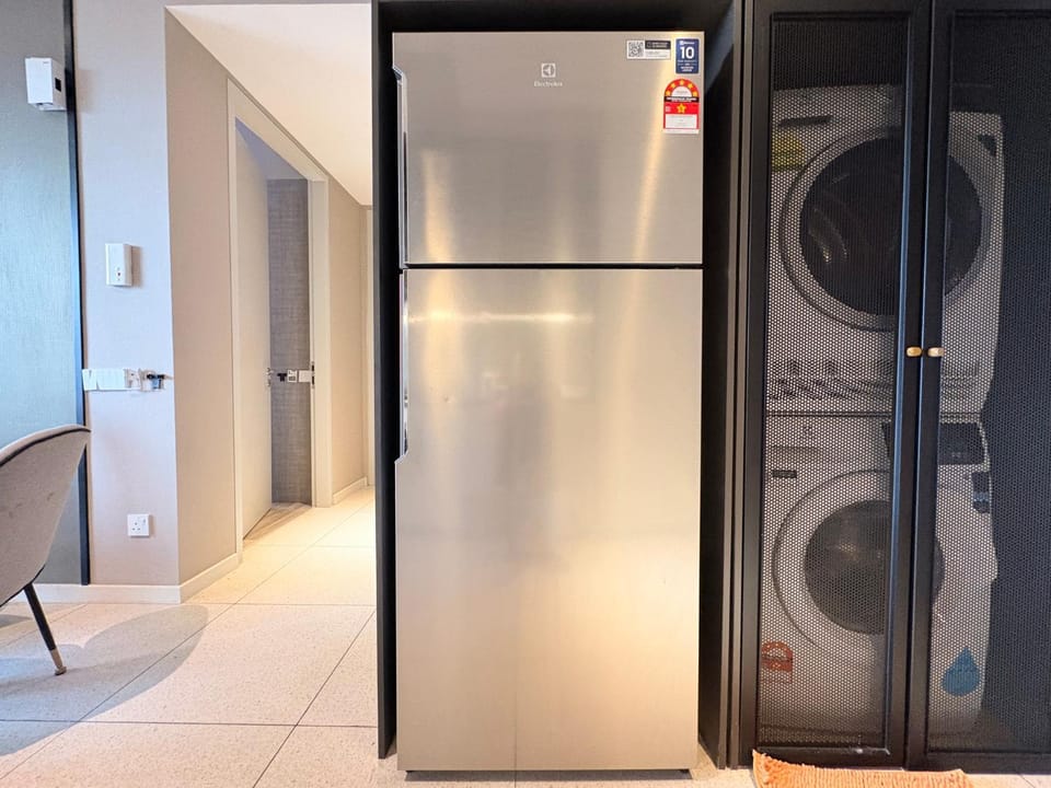 Kitchen or kitchenette, washing machine, dryer