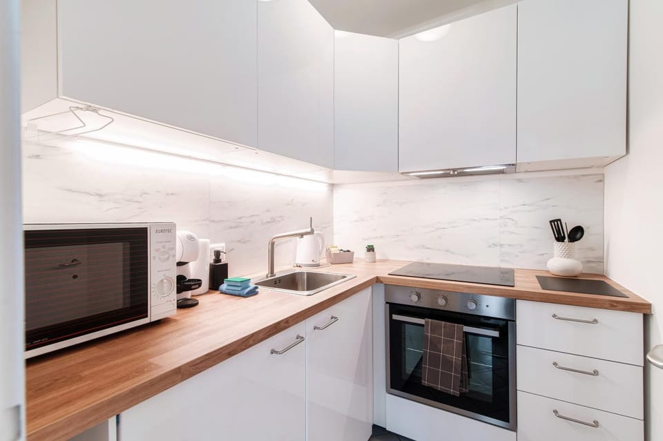 microwave, oven, kitchen