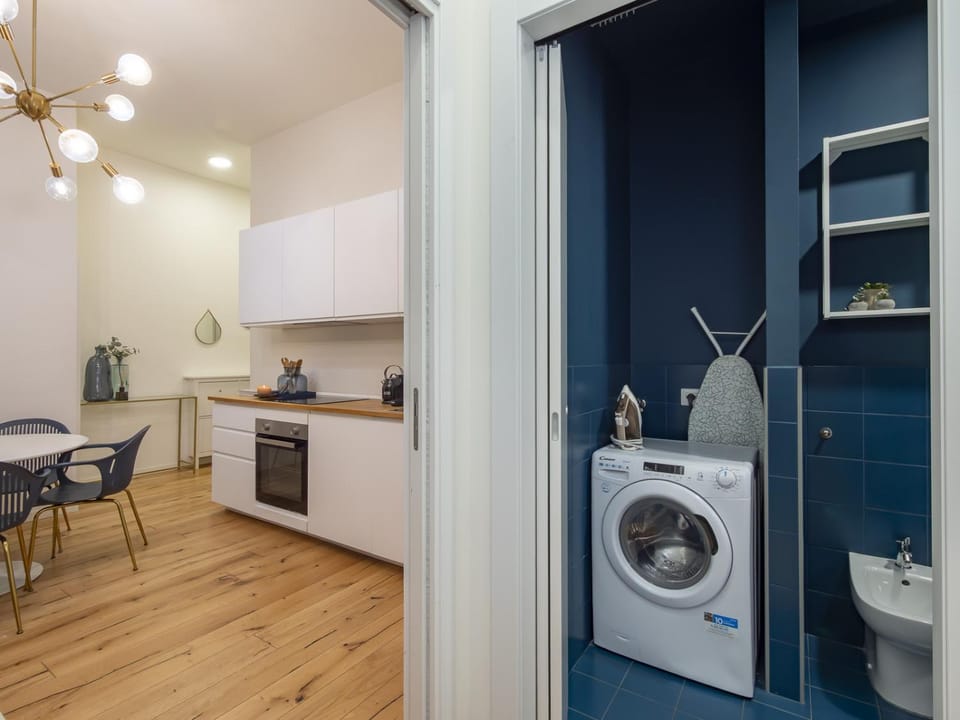 Kitchen or kitchenette, Dining area, stove, washing machine