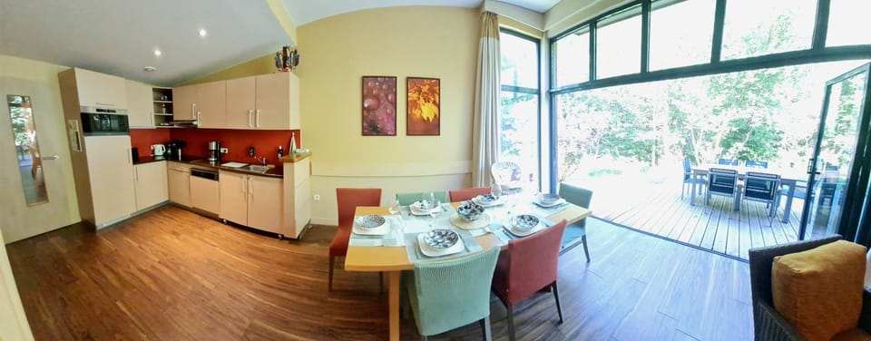 Patio, Dining area, kitchen