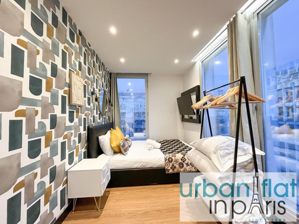 Urban Flat 129 - Sublime Art Love Champs-Elysees Apartment in Paris